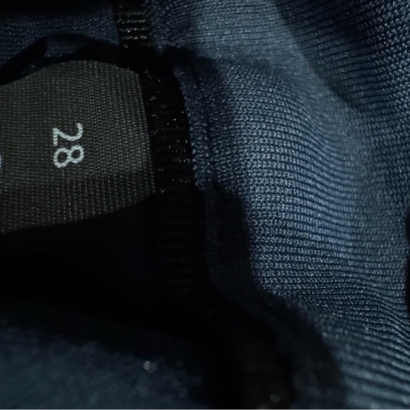 Lululemon ABC Slim pants size 28 - Picture 4 of 4